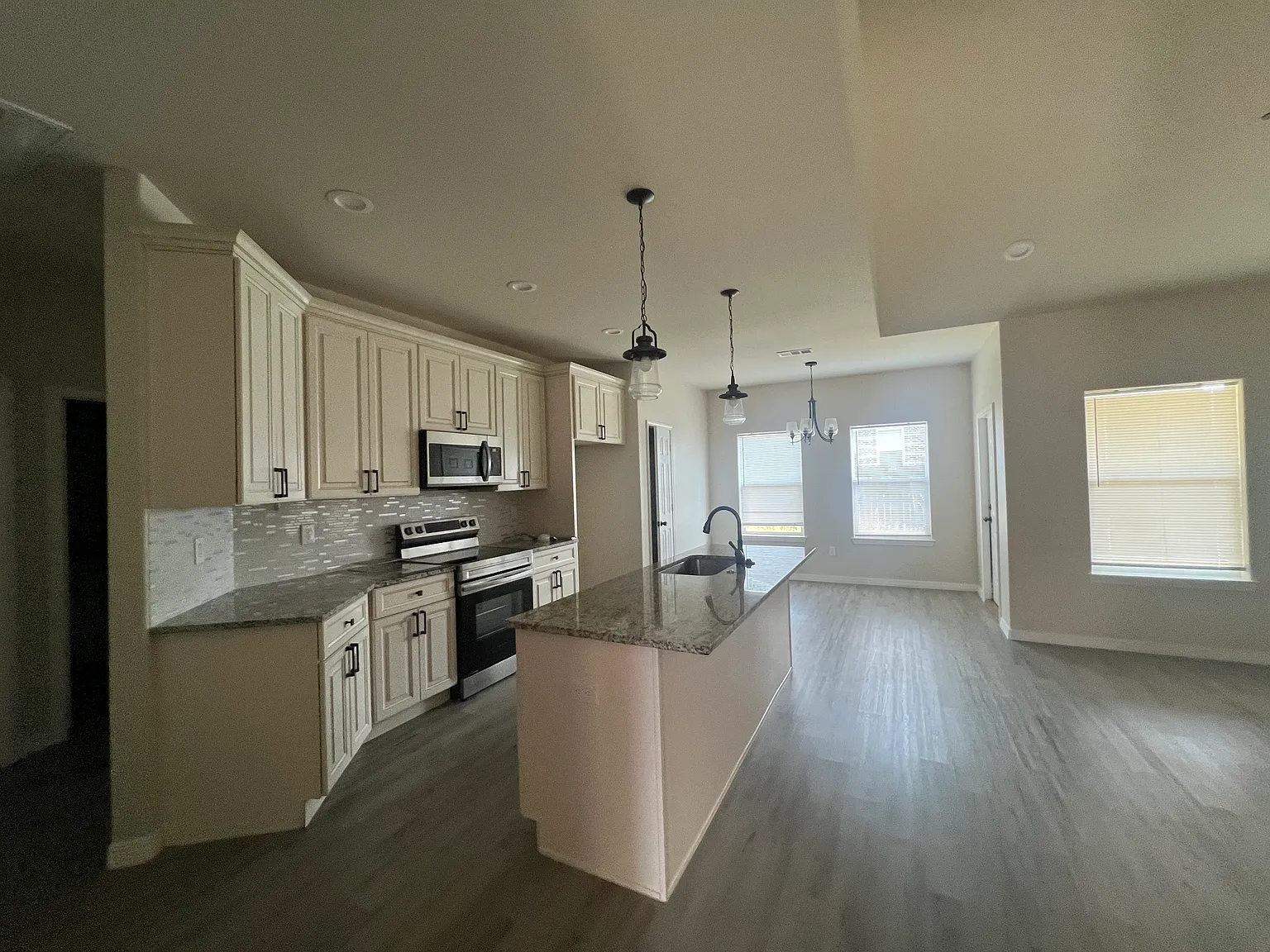 5573 Mars Ave — Photo 2