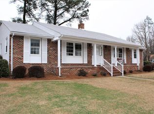 210 Newcastle Dr, Colonial Heights, VA 23834