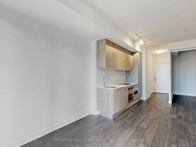 3 Gloucester St #1010 — Photo 4