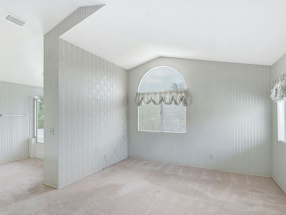4th image of 11012 Golden Hills Dr