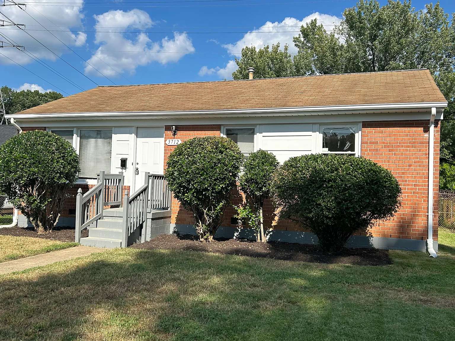 3 bed, 1090 sqft, $1,900 — Photo 3