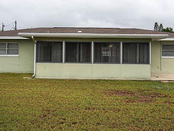 2nd image of 1007 SE 13th Pl
