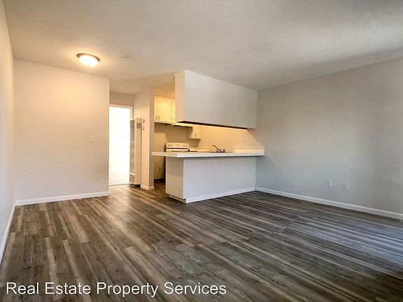 4th image of 405 N Stanislaus St APT 5