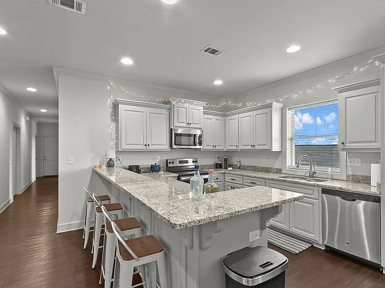 1524 1st Ave #B — Photo 9
