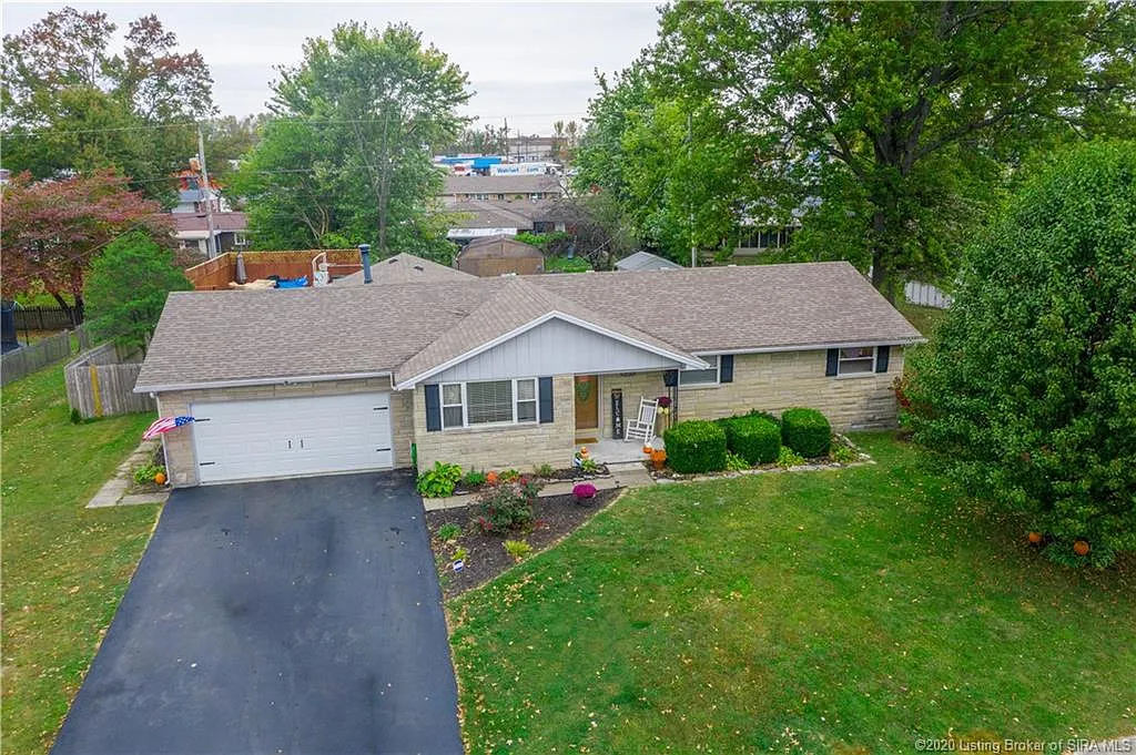 212 Crestwood Dr photo 1