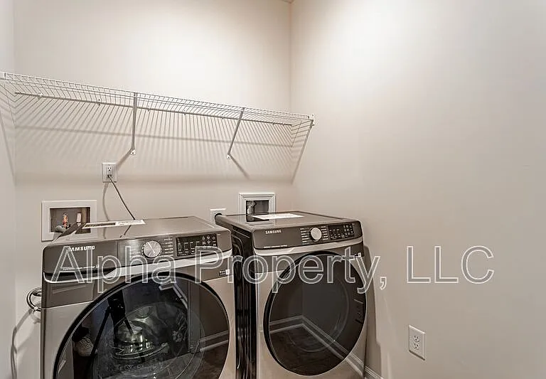 371 Highline Trl — Photo 7