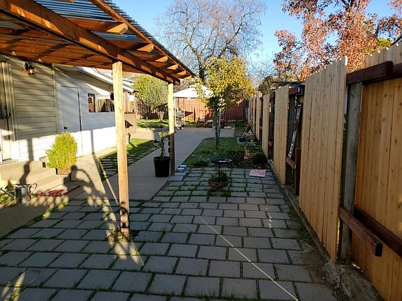 3rd image of 10430 Argonaut Ln