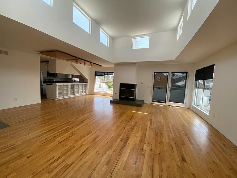 438 S Venice Blvd #5 — Photo 4