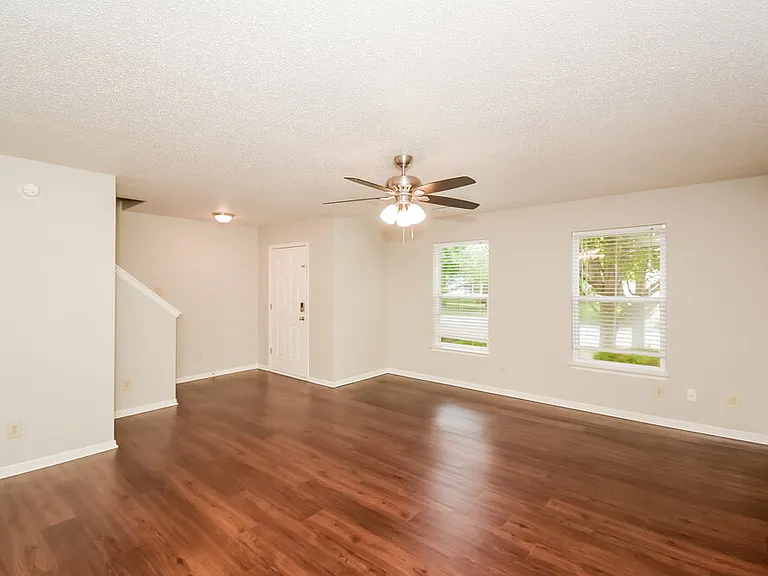 941 Ravine Dr — Photo 5