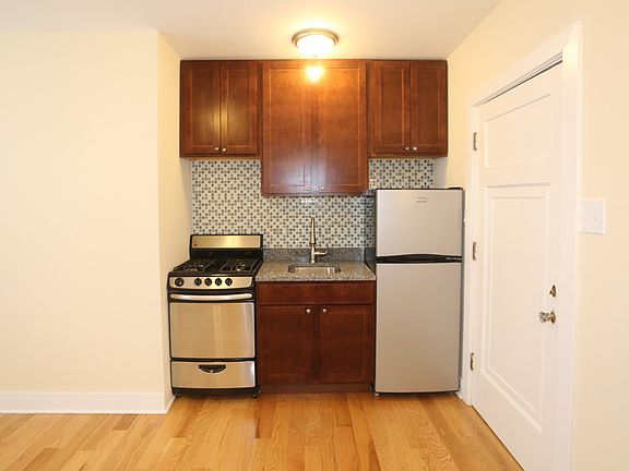 3rd image of 4546 N Damen Ave #514