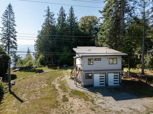 7835 Redrooffs Rd, Sunshine Coast, BC V7Z 1B2