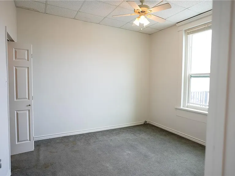 112 Farquhar St #1 — Photo 7