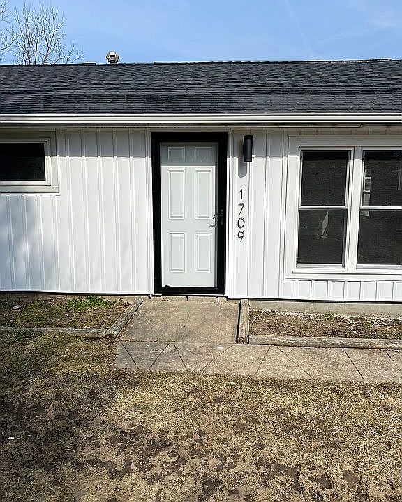 1st image of 1709 W Idlewood Dr
