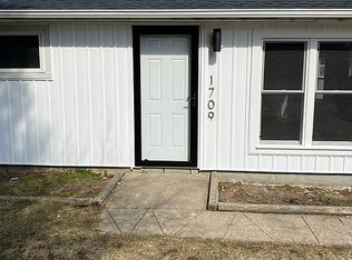 1709 W Idlewood Dr, Twinsburg, OH 44087
