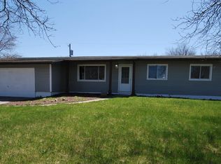 412 Sassafrass Dr, Valparaiso, IN 46385