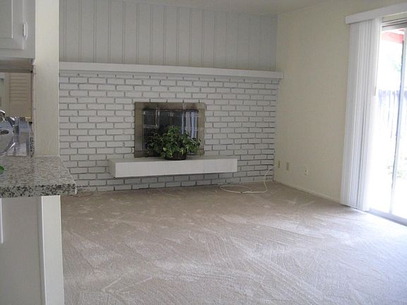 4th image of 901 Hibiscus Ln