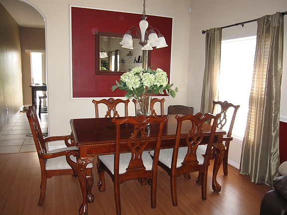 4th image of 277 Clydesdale Cir