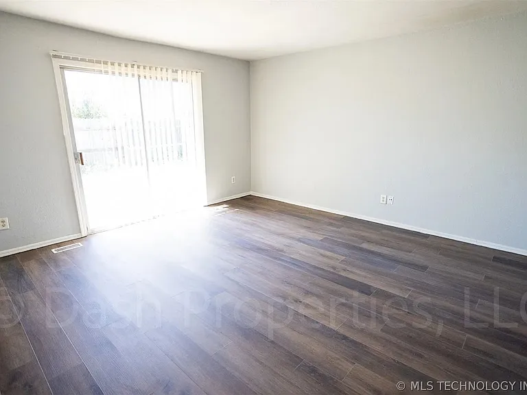 5104 S 75th East Ave — Photo 38