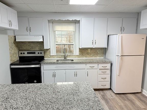 4th image of 95 Elm St APT B