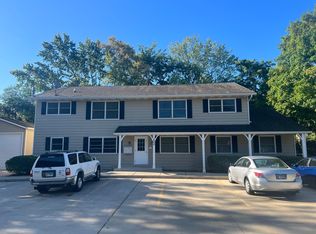 1420 S 14th St APT D, St Charles, IL