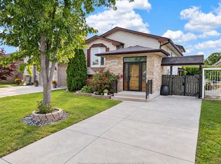 2705 Robert Rd, Windsor, ON N8W5L9