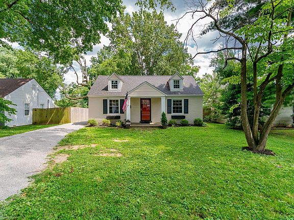 4th image of 2402 Clarendon Ave
