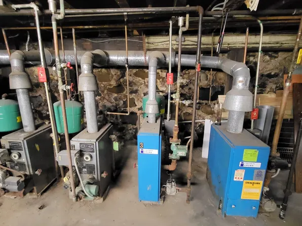 1506 Summit Avenue image 42 of 44