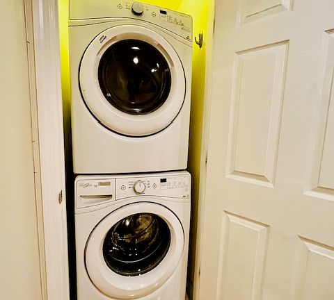 4th image of 28 W 47th St APT 5R