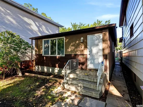 1909 Montreal STREET, Regina, SK S4P 1L4