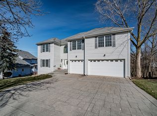 467 Delaware Cir, Bolingbrook, IL 60440