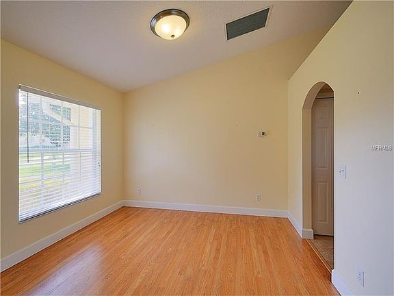 5th image of 11621 Clair Pl