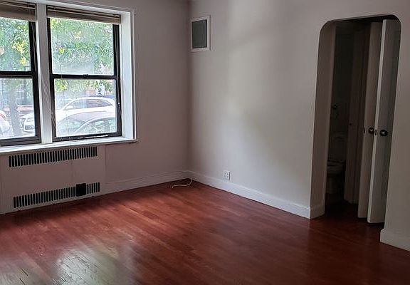 2nd image of 205 E 82nd St APT 1B