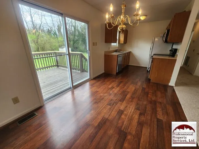 1048 Kasinof Ave — Photo 7