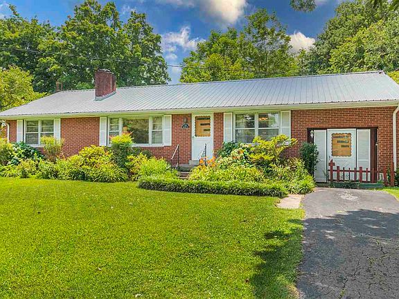 2nd image of 713 Roselawn Way