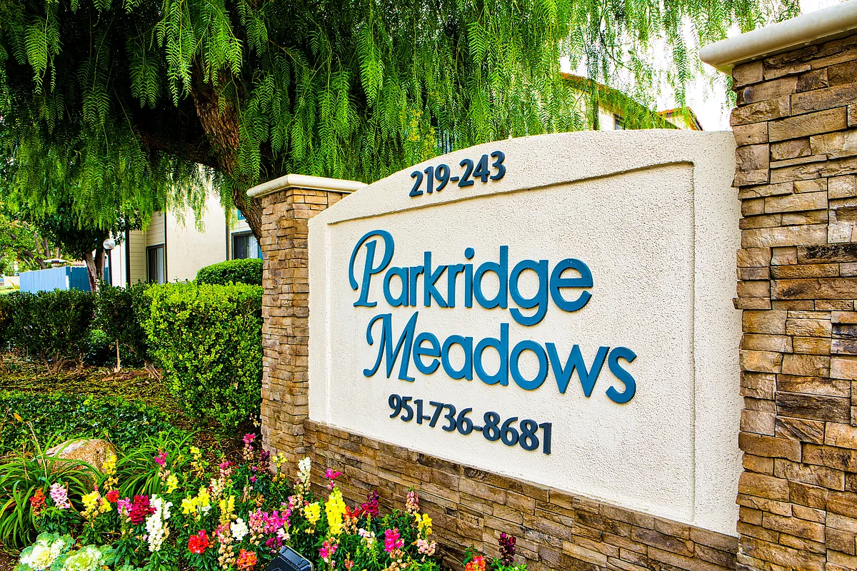 Building Photo - Parkridge Meadows