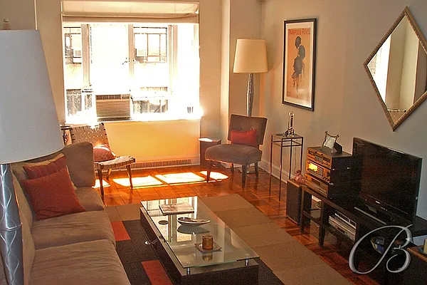 Rented by Bellmarc Realty | media 8