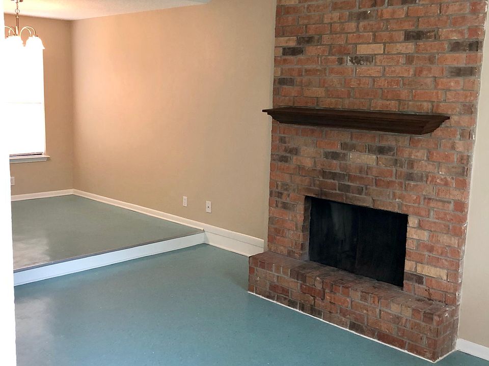 1st image of 3701 Robinhood Dr #5D