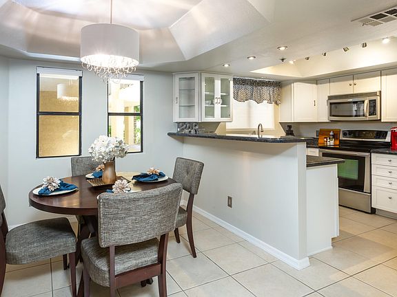 3rd image of 5104 N 32nd St Unit 139