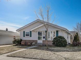 3749 S 93rd St, Milwaukee, WI 53228