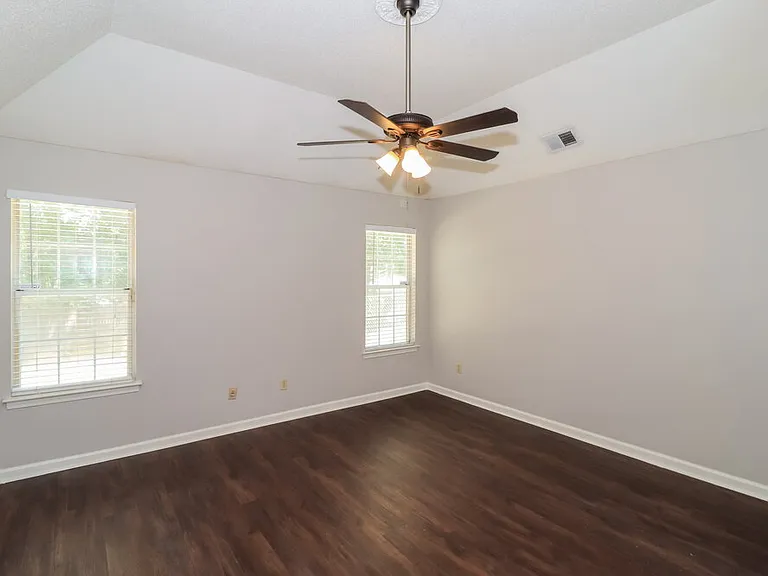 5686 Richburg Ave — Photo 10