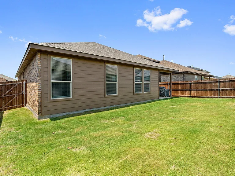 9124 Golden Hollow Ln — Photo 23