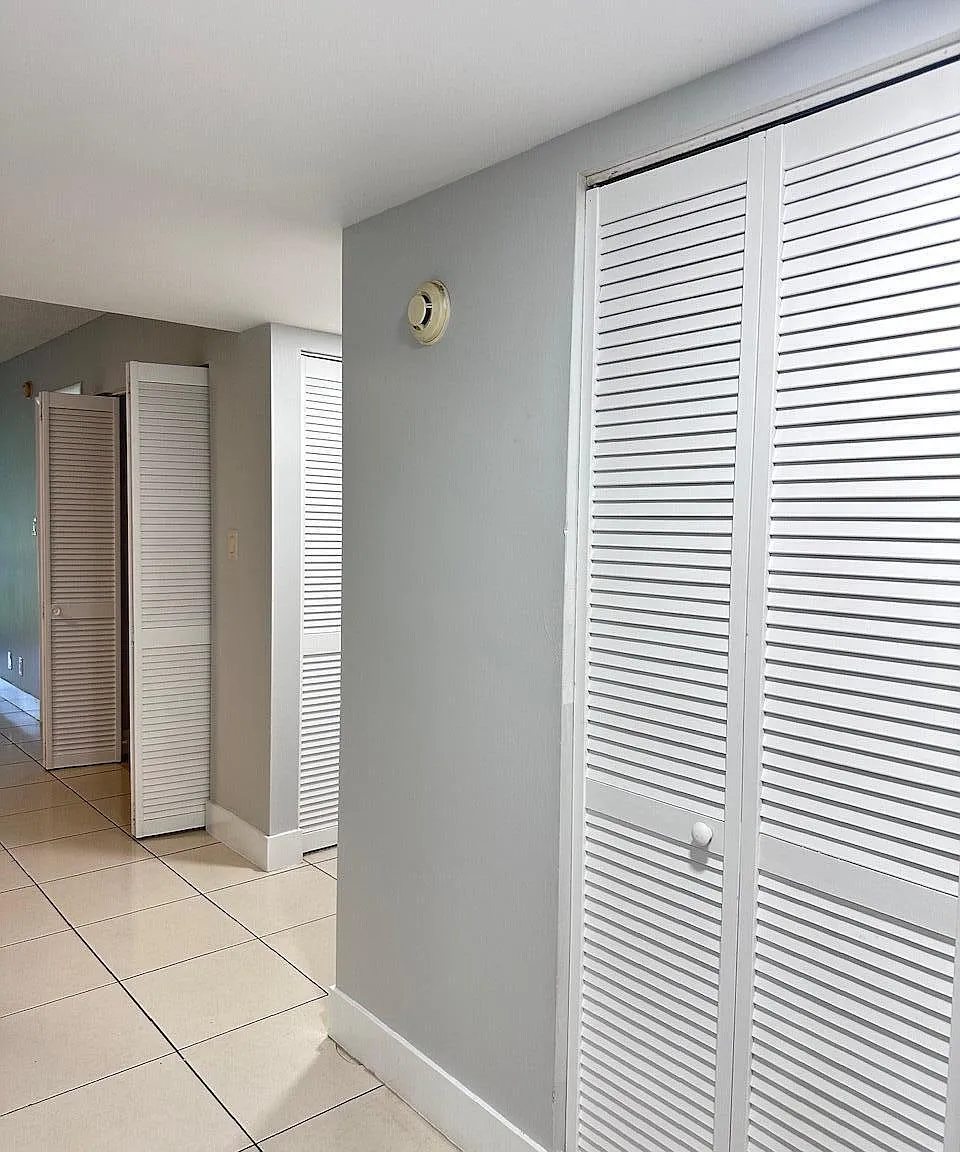 2 bed, 2.0 bath, 1002 sqft, $2,050 — Photo 2