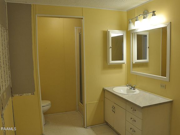 5th image of 316 W Railroad St