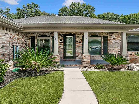 3rd image of 2015 Larkspur Cir