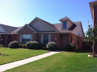 9020 Eastwood Ave, Aubrey, TX 76227