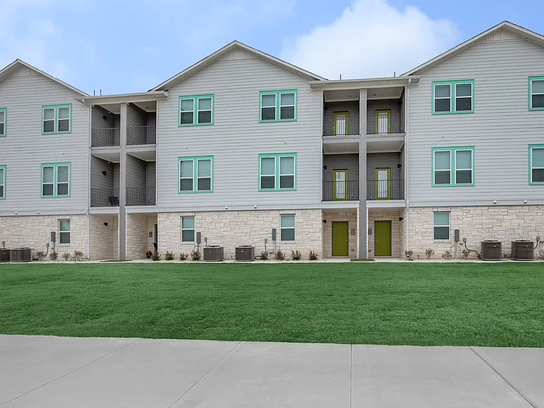 Trailside Oaks Townhomes — Photo 126