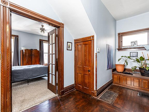 5th image of 730 Lewis St