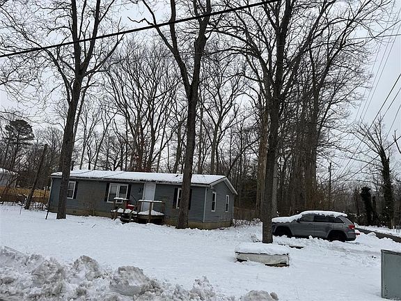 3rd image of 7501 Magnolia Dr