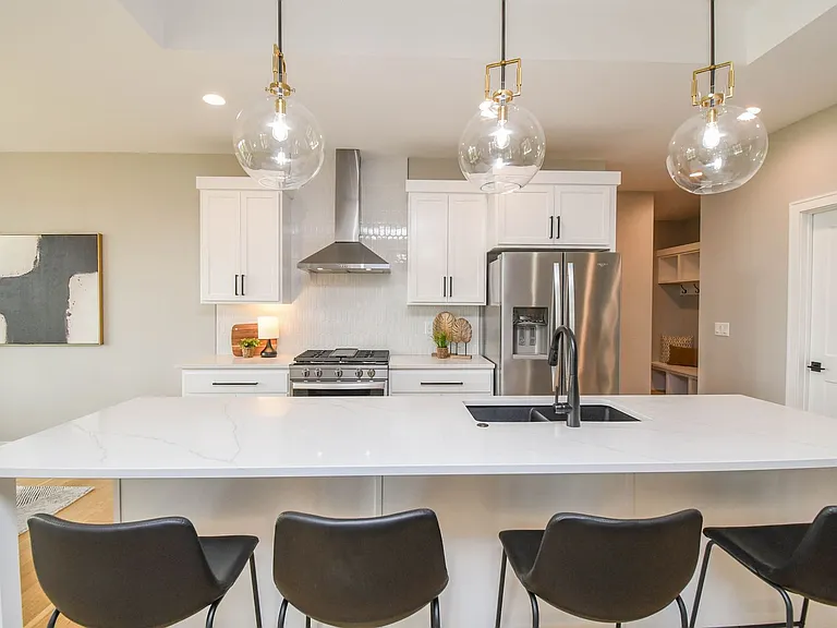 1520 N Marlowe Ave — Photo 6