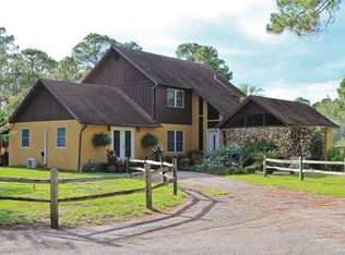 2 Dunaway Ln, Apalachicola, FL 32320